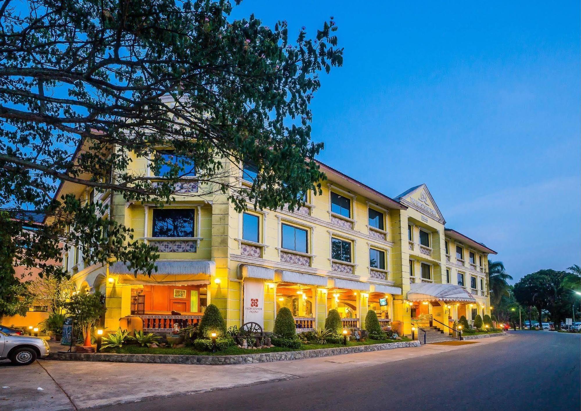 ฮอร์สชู พอยท์ รีสอร์ท แอนด์ คันทรี คลับ Hotel Nong Prue ภายนอก รูปภาพ